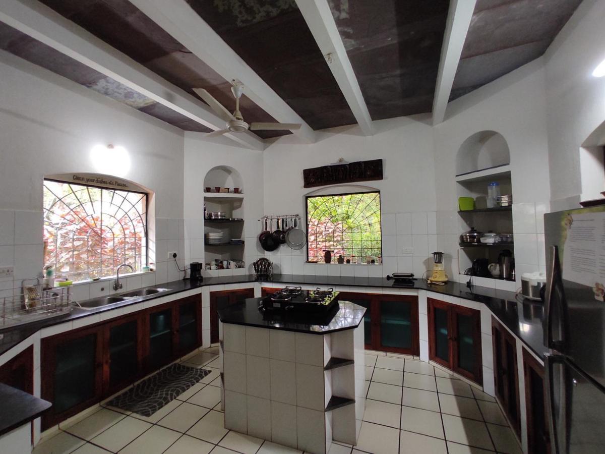 Gaia'S Garden Guest House Ауровил Екстериор снимка