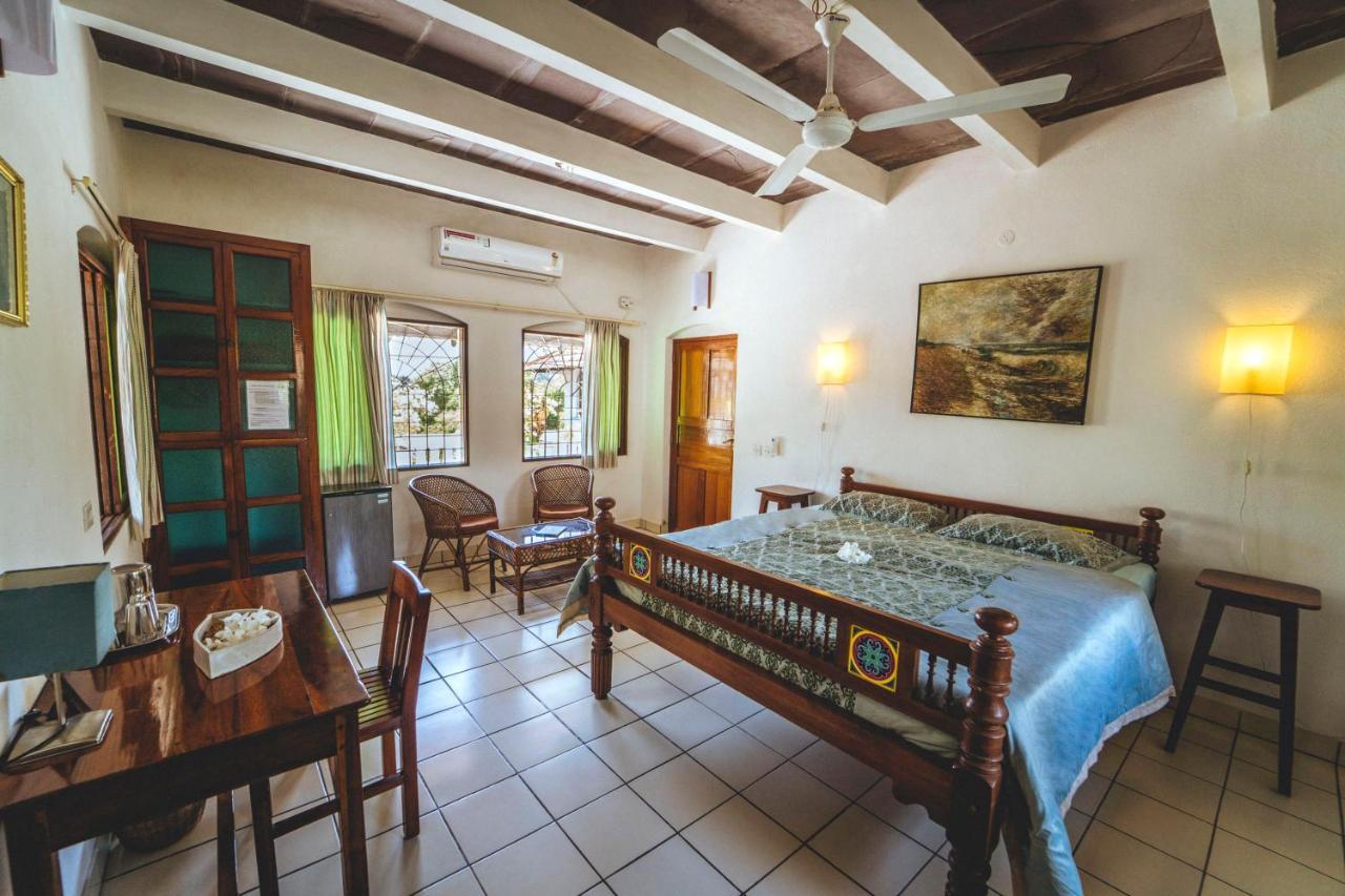 Gaia'S Garden Guest House Ауровил Екстериор снимка