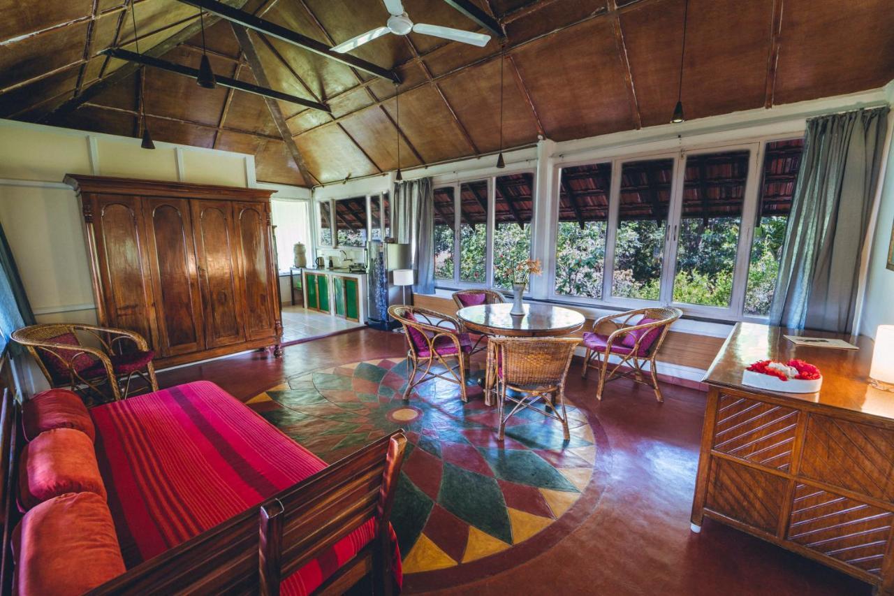 Gaia'S Garden Guest House Ауровил Екстериор снимка