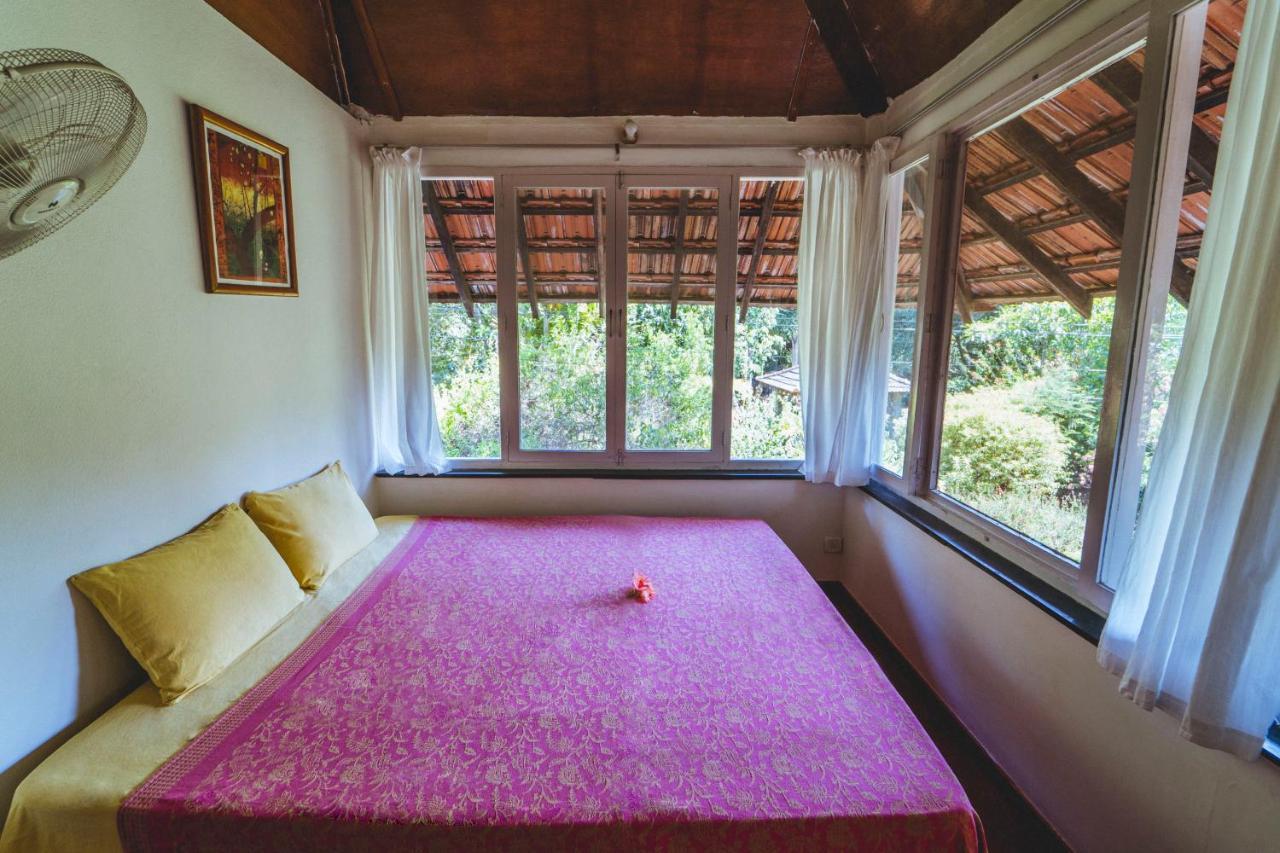 Gaia'S Garden Guest House Ауровил Екстериор снимка