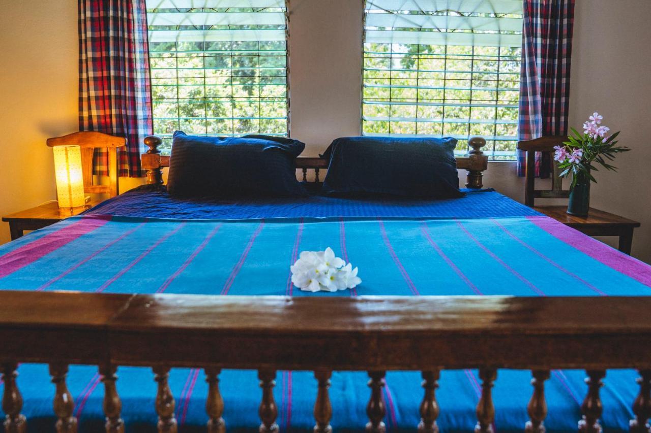 Gaia'S Garden Guest House Ауровил Екстериор снимка