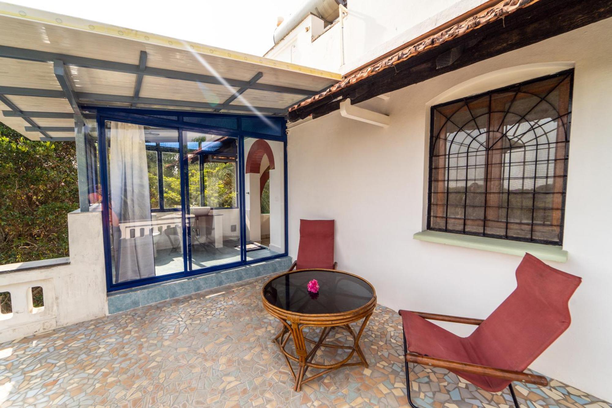 Gaia'S Garden Guest House Ауровил Стая снимка