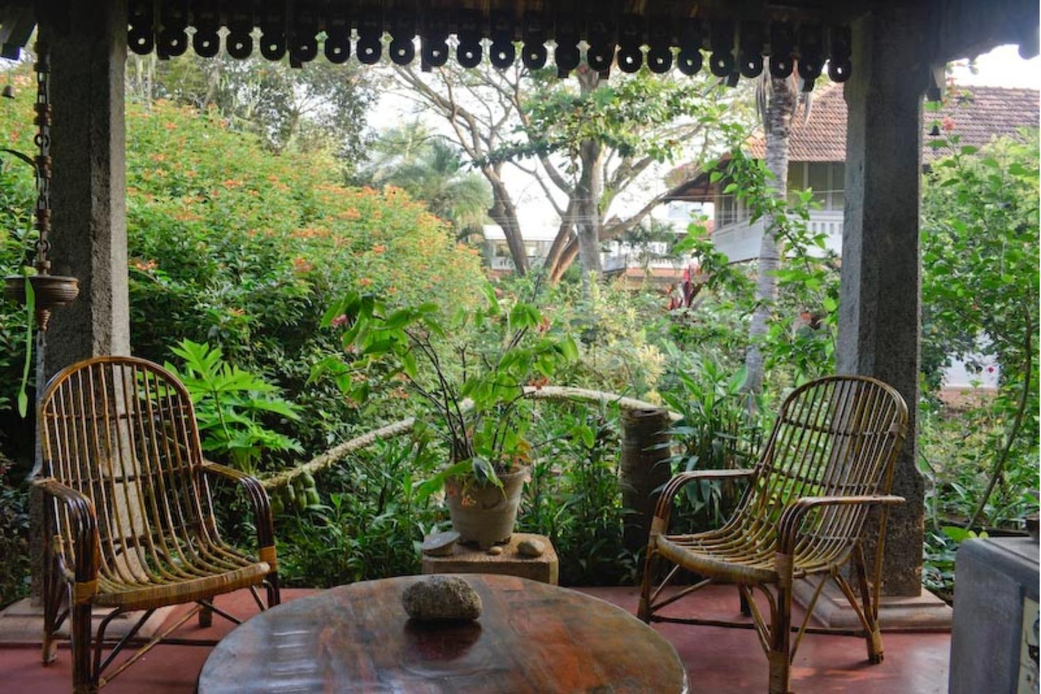 Gaia'S Garden Guest House Ауровил Екстериор снимка