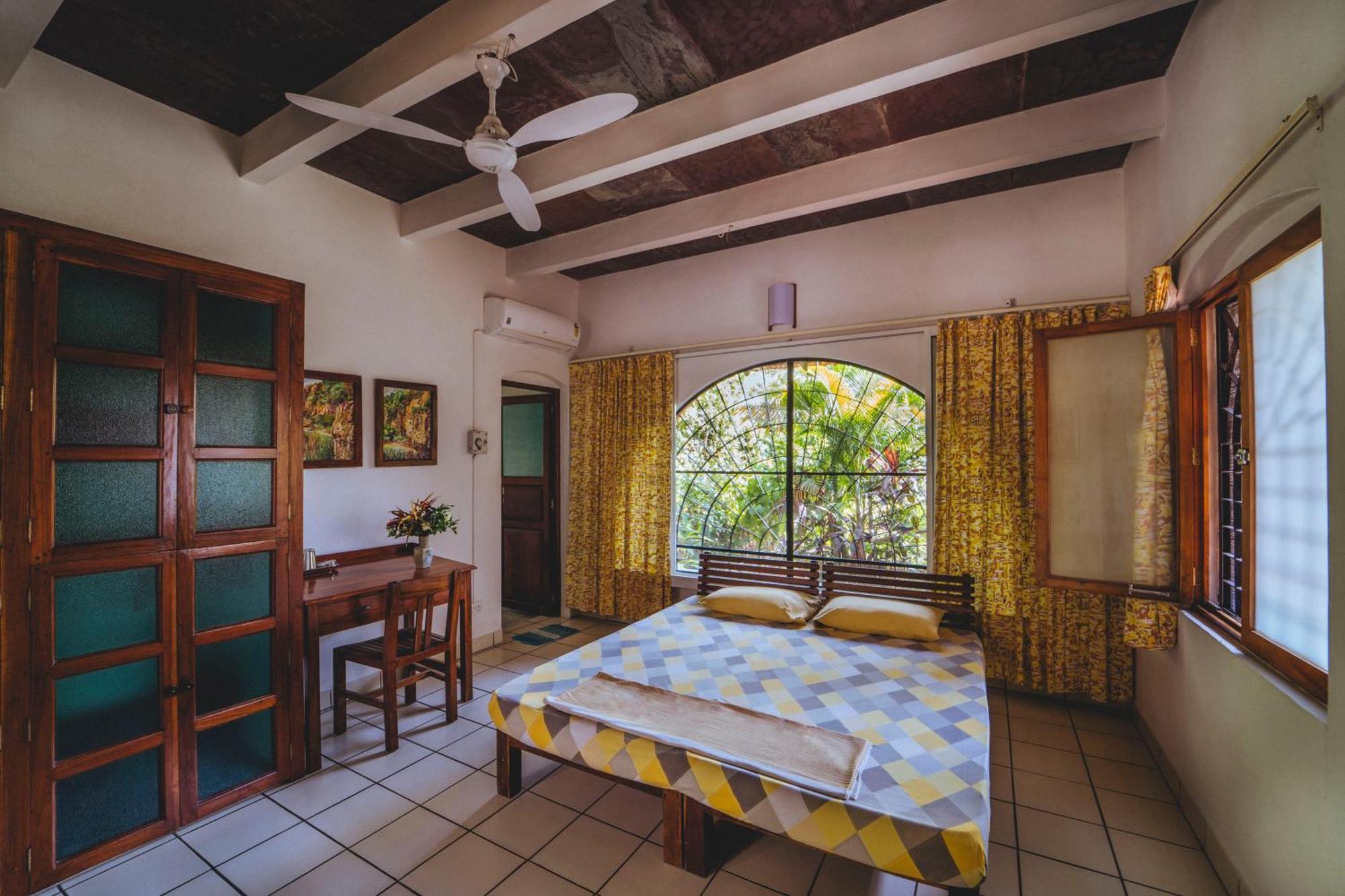 Gaia'S Garden Guest House Ауровил Стая снимка