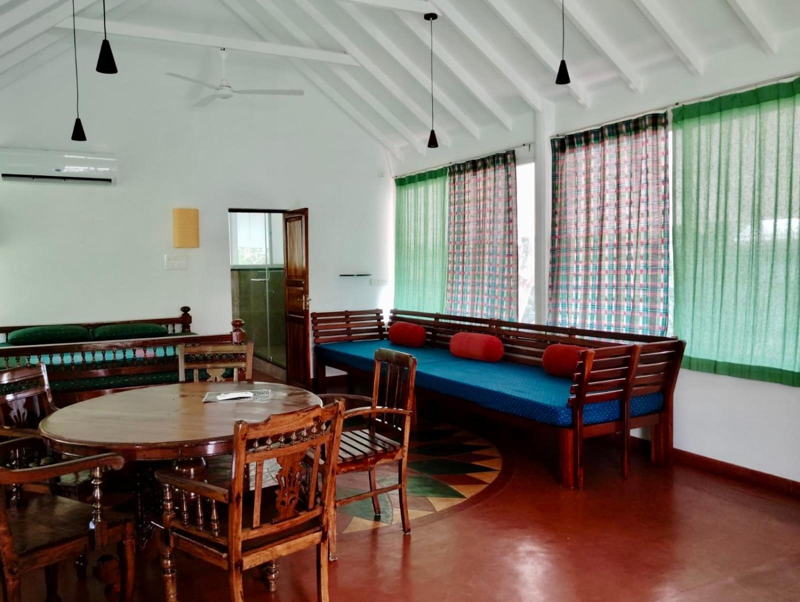 Gaia'S Garden Guest House Ауровил Екстериор снимка